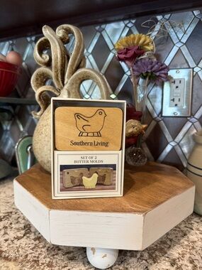 Southern Living Natural Wood Chicken Butter Molds - Light Brown